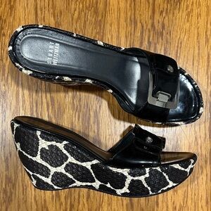 *STUART WEITZMAN* Black x Silver Sandals Size 9.5